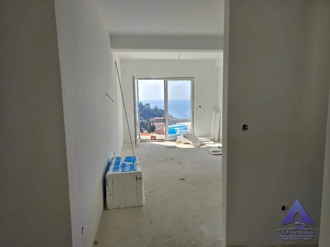 Sale, two bedroom apartment, 55m², Petrovac, Budva
