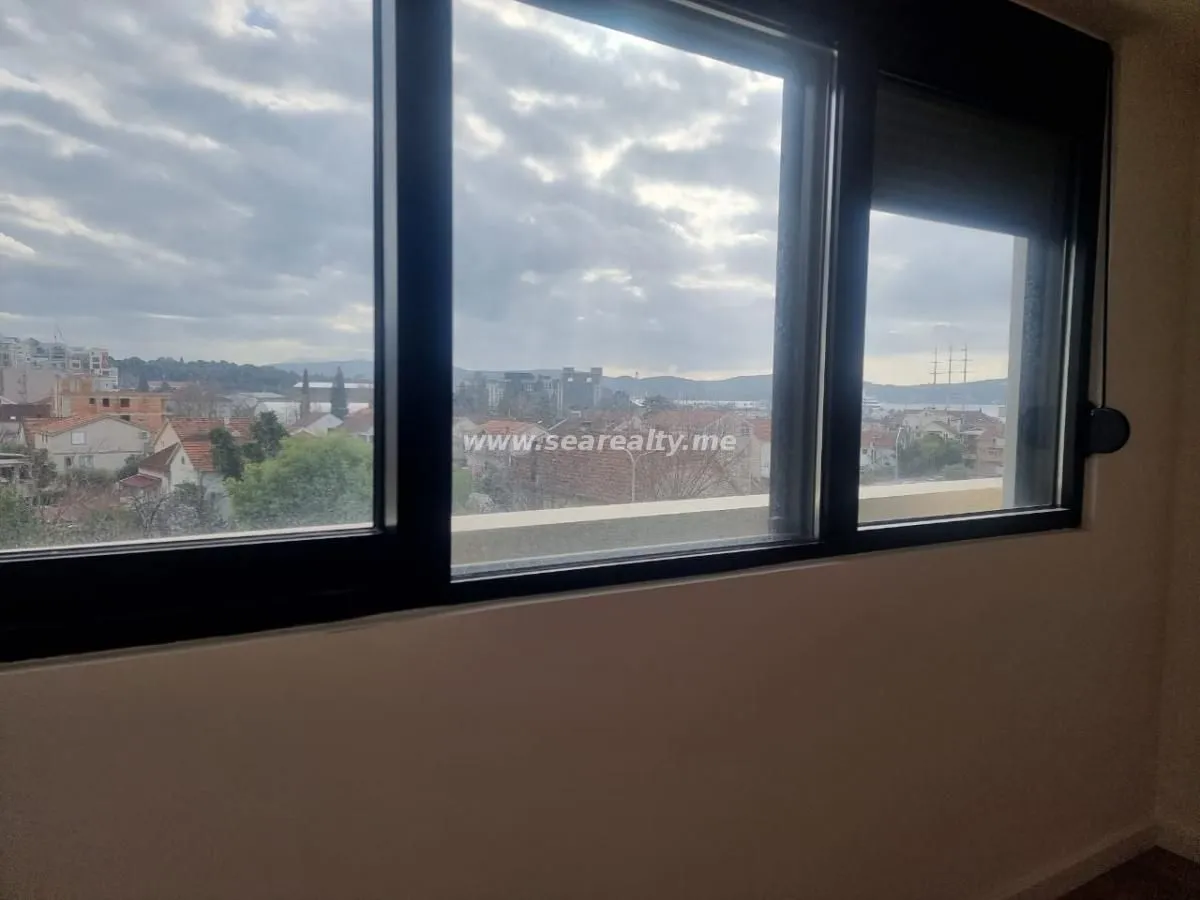 Prodaja, dvosoban stan, 67m², Tivat, Crna Gora