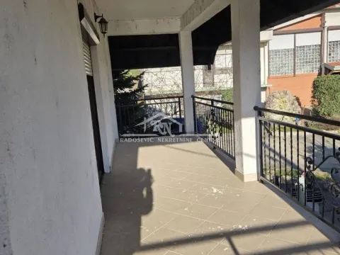 Izdavanje, stan, 200m², Boleč, Grocka - image 9