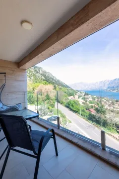 Rent, three bedroom apartment, 141m², Škaljari, Kotor - image 16