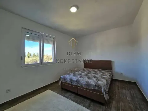 Izdavanje, trosoban stan, 150m², Stari Bar, Bar - image 10