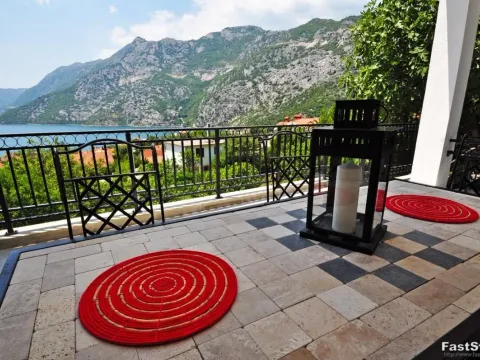 Sale, three bedroom apartment, 150m², Risan, Kotor - image 10