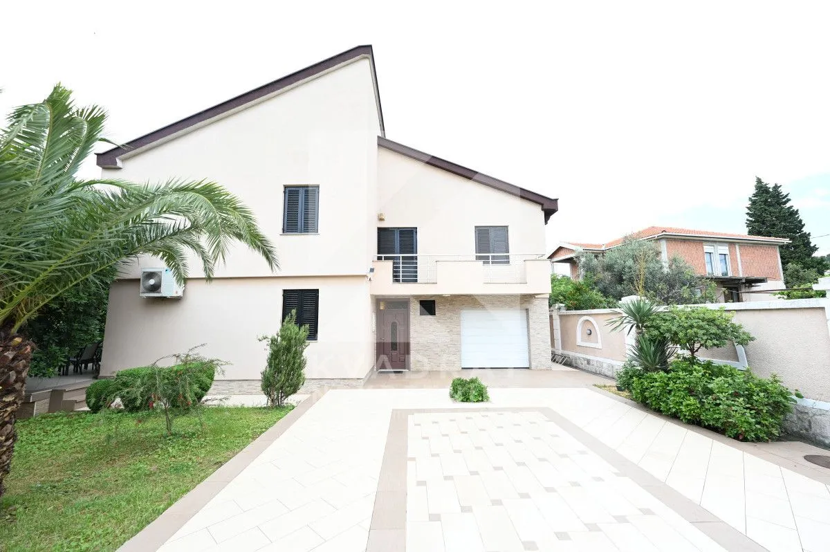 Sale, house, 280m², Masline, Podgorica