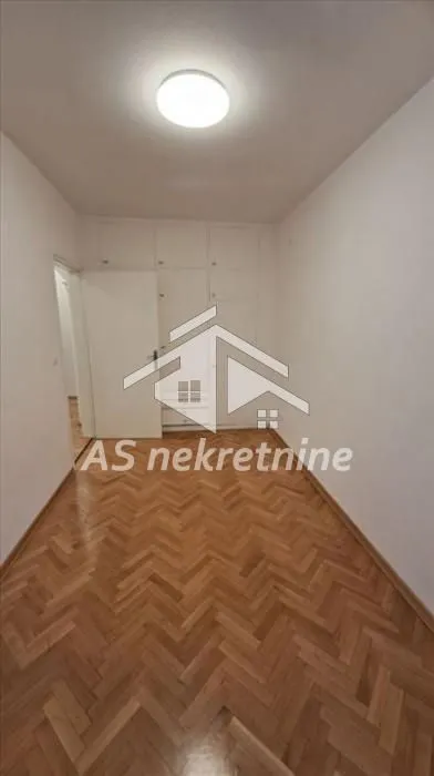 Rent, four bedroom apartment, 70m², Stari Grad, Beograd