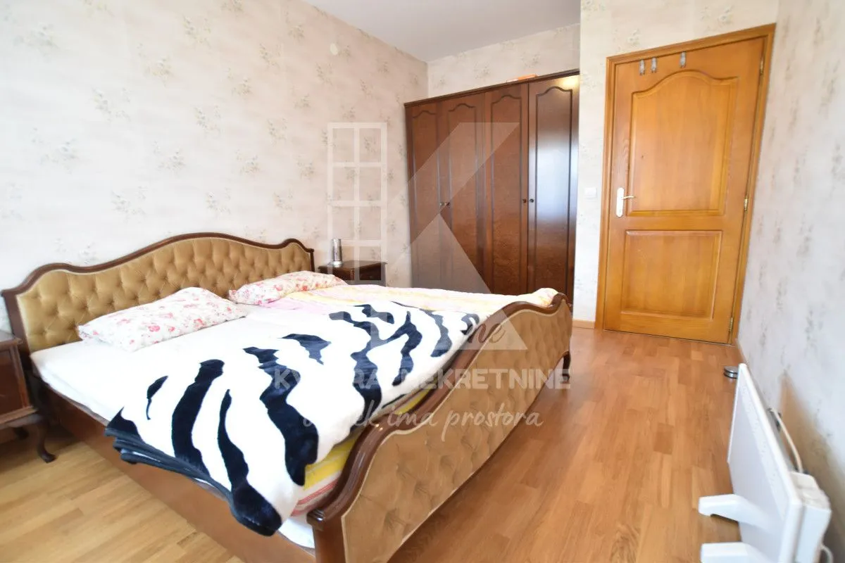 Sale, house, 250m², Zelenika, Podgorica