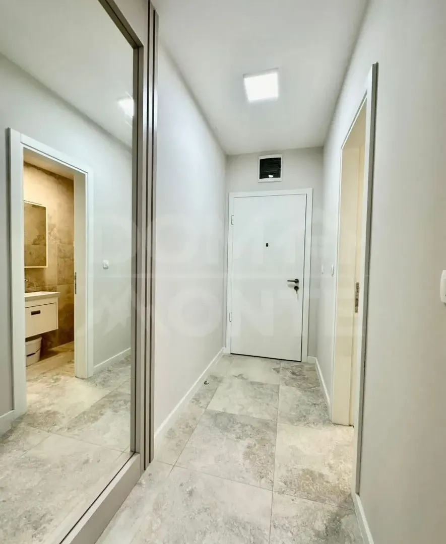 Izdavanje, dvosoban stan, 67m², Tivat, Crna Gora