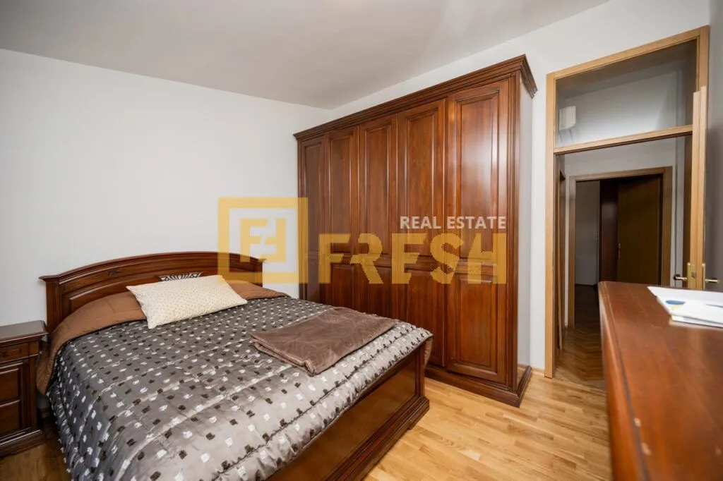 Izdavanje, trosoban stan, 140m², Gorica C, Podgorica