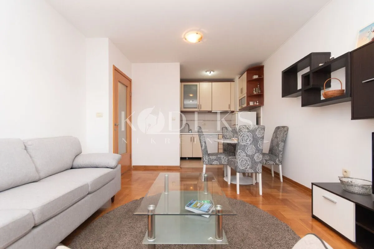 Izdavanje, trosoban stan, 71m², Stari Aerodrom, Podgorica
