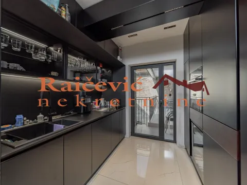 Prodaja, trosoban stan, 160m², Stari Grad, Beograd - image 11