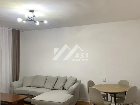 Izdavanje, trosoban stan, 84m², Centar, Novi Sad