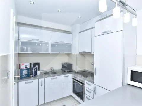 Prodaja, jednosoban stan, 56m², Stari Aerodrom, Podgorica - image 4