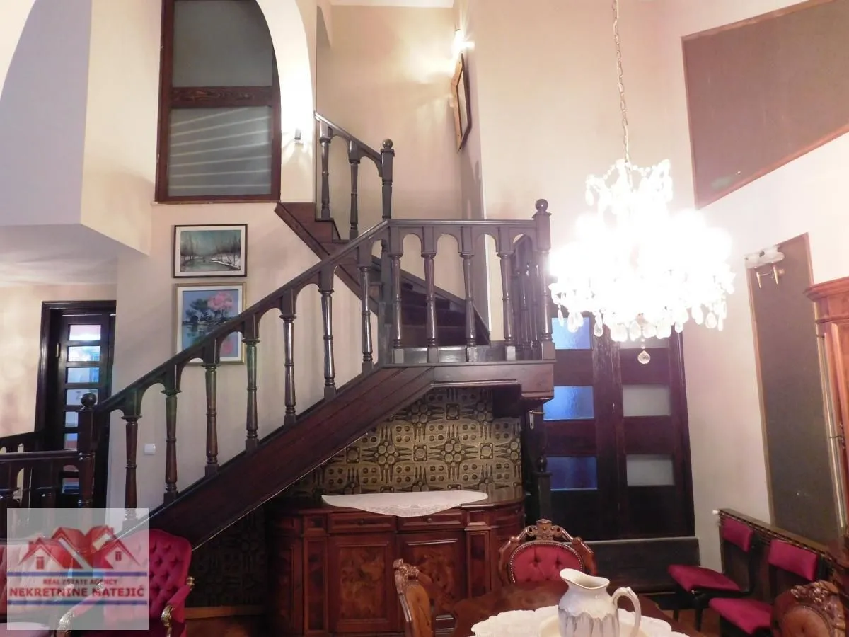 Prodaja, kuća, 300m², Kragujevac, Srbija