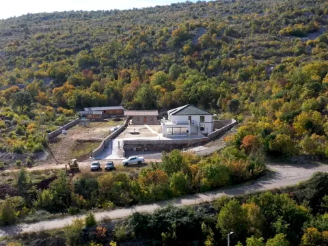 Prodaja, kuća, 350m², Podgorica, Crna Gora - image 9