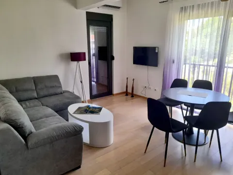 Izdavanje, dvosoban stan, 56m², Bečići, Budva - image 6