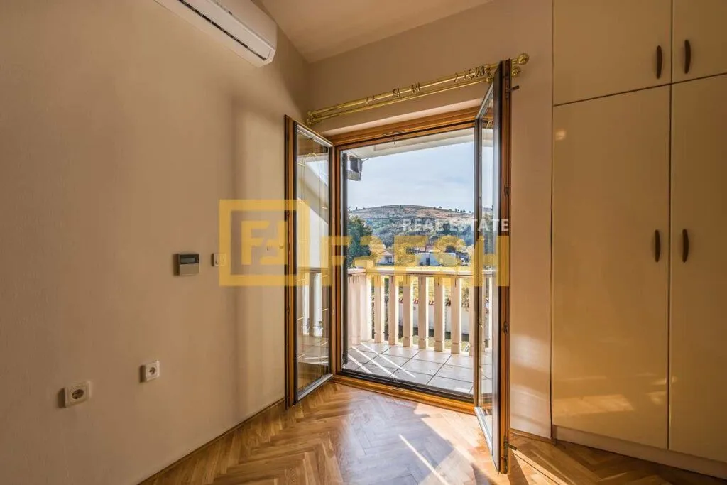 Rent, house, 370m², Zabjelo, Podgorica