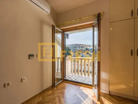 Izdavanje, kuća, 370m², Zabjelo, Podgorica - image 38