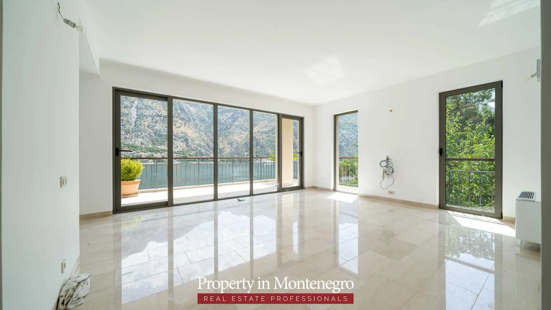 Prodaja, kuća, 520m², Muo, Kotor