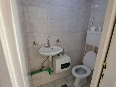 Rent, office space, 27m², Preko Morače, Podgorica - image 4