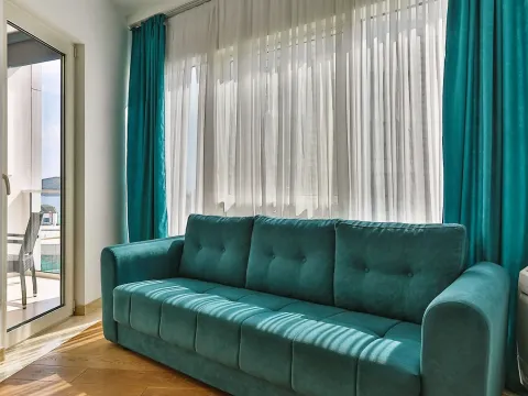 Izdavanje, dvosoban stan, 77m², Centar, Budva - image 4