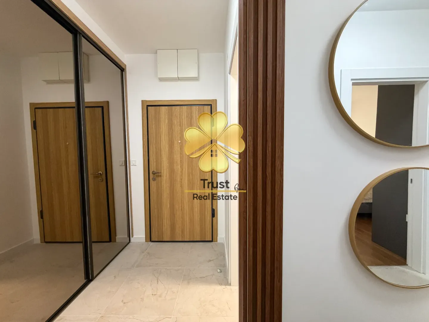 Izdavanje, dvosoban stan, 70m², Podgorica, Crna Gora