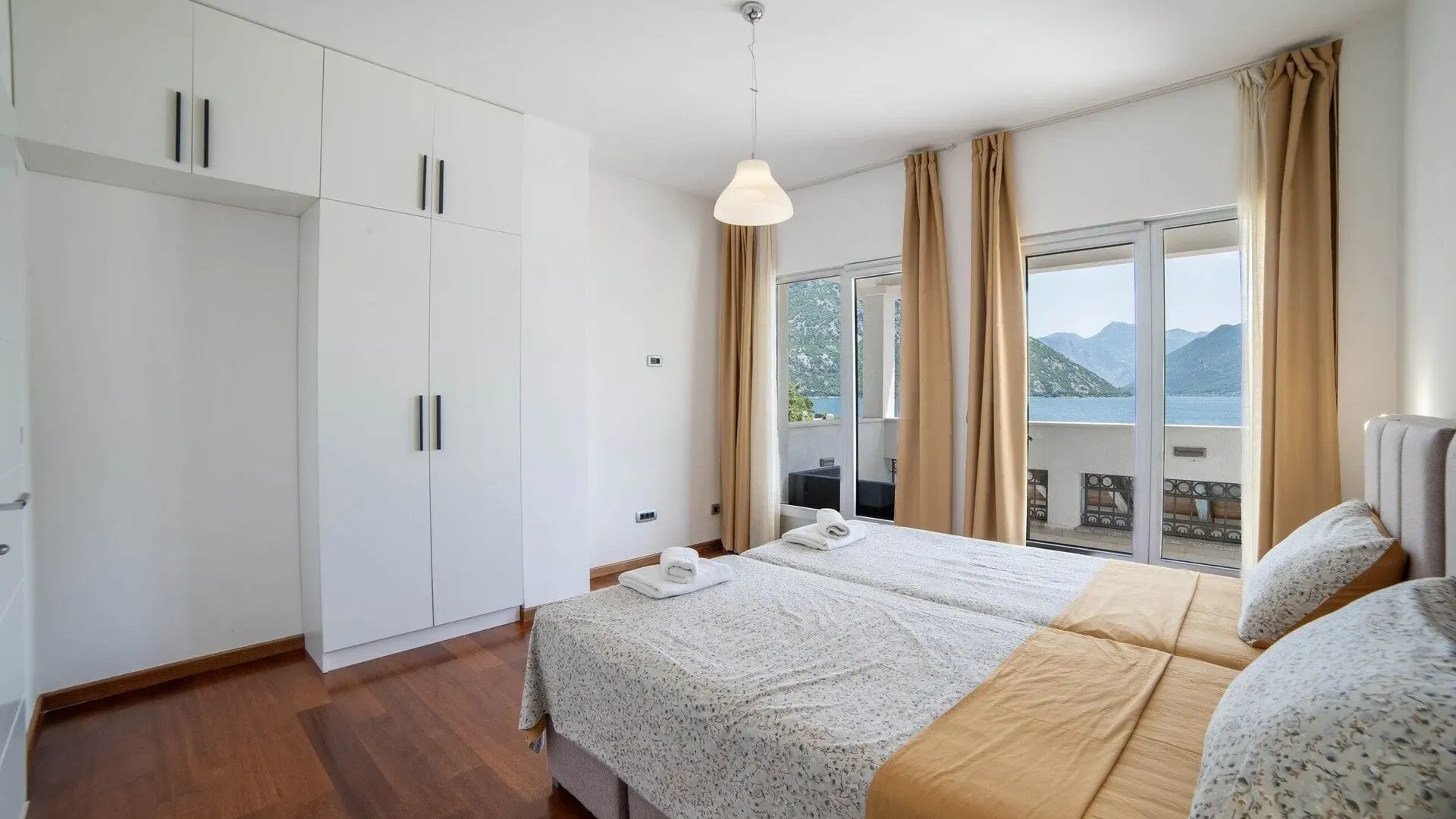 Sale, house, 405m², Kotor, Crna Gora