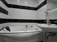 Izdavanje, stan, 100m², Centar, Podgorica - image 13