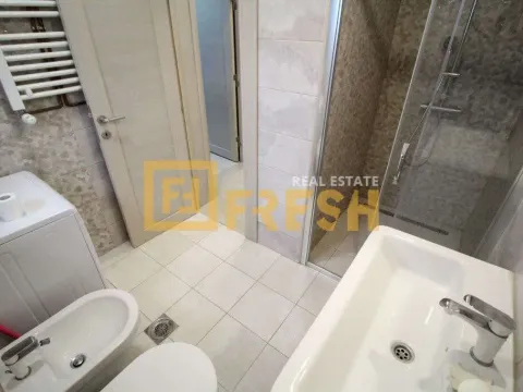 Izdavanje, trosoban stan, 130m², Vranići, Podgorica - image 13