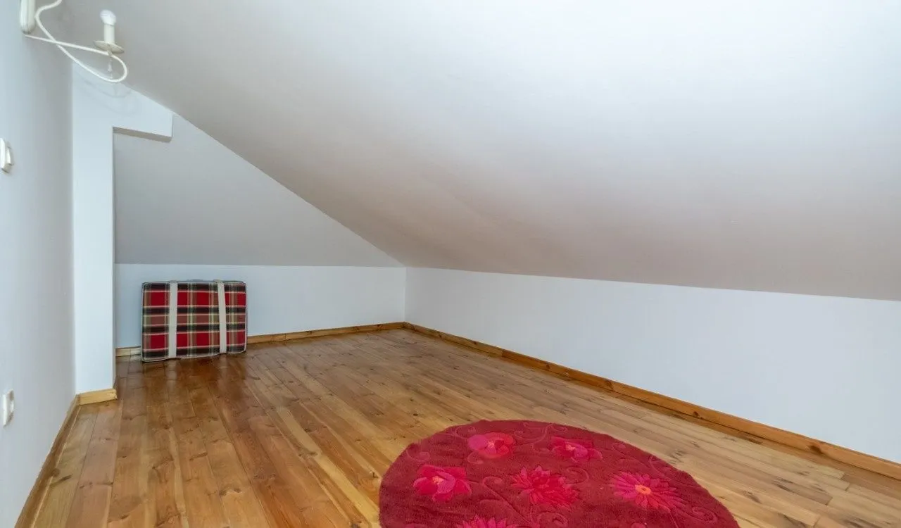 Prodaja, kuća, 200m², Tološi, Podgorica