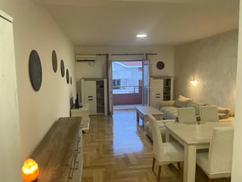 Stan-na-dan, jednosoban stan, 84m², Bonići, Tivat - image 9