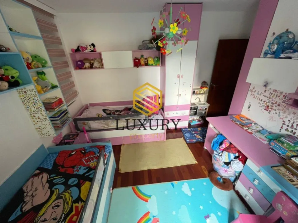 Prodaja, dvosoban stan, 90m², Centar, Podgorica