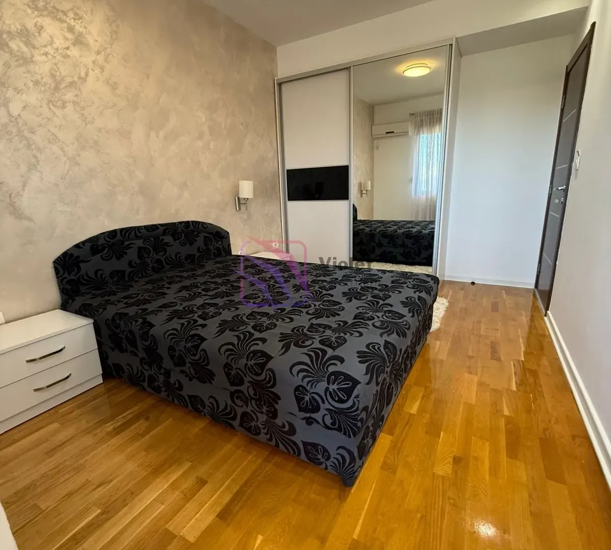 Izdavanje, dvosoban stan, 90m², Preko Morače, Podgorica