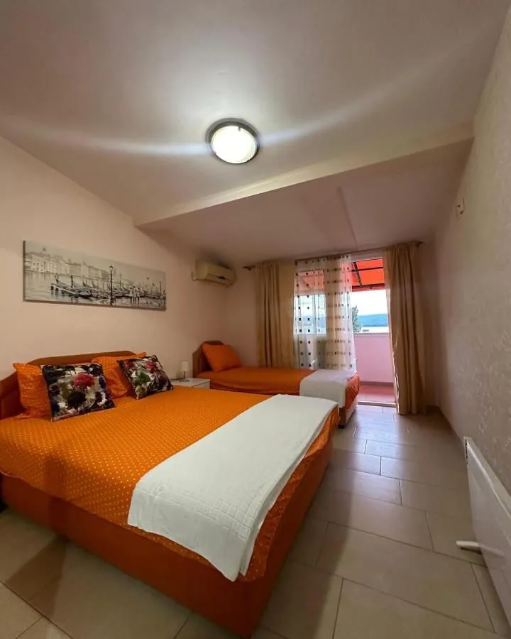 Rent, one bedroom apartment, 45m², Centar, Tivat