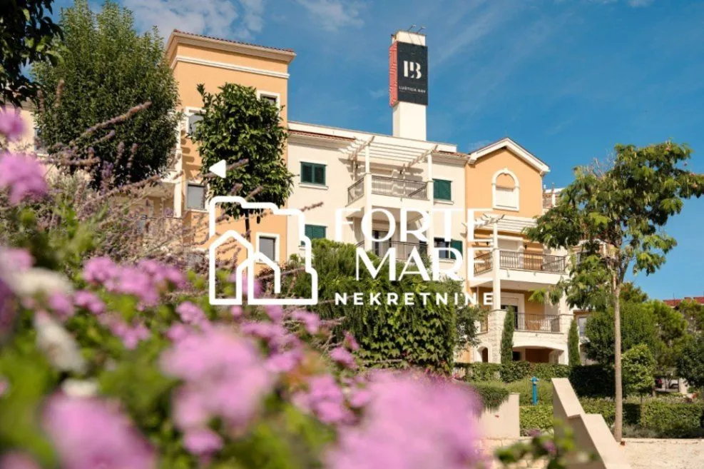 Prodaja, jednosoban stan, 71m², Luštica Bay, Tivat