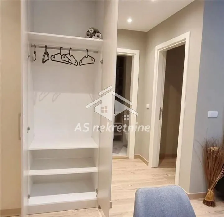 Rent, two bedroom apartment, 56m², Savski Venac, Beograd