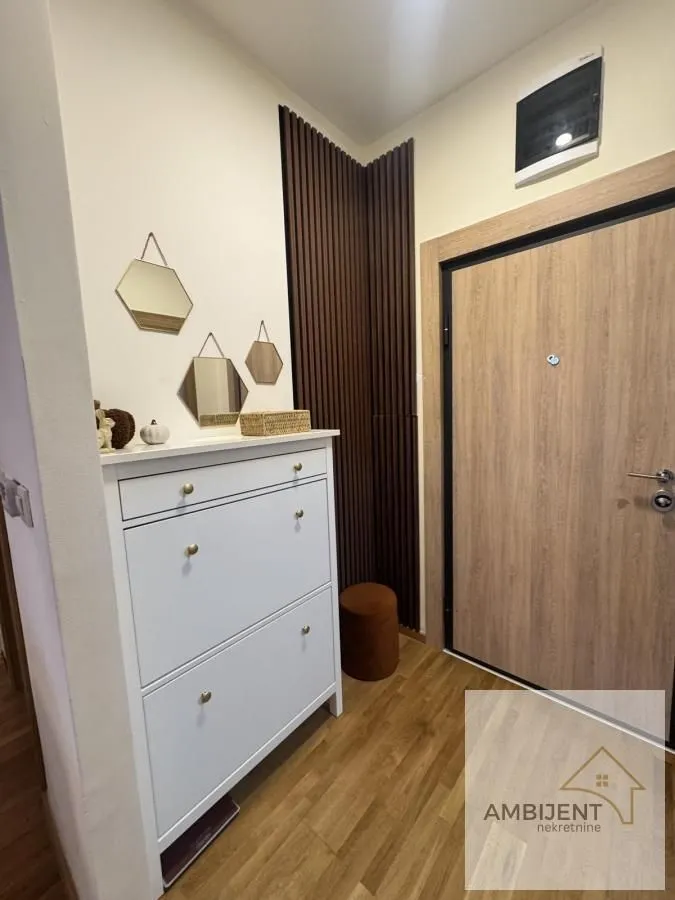 Prodaja, trosoban stan, 69m², Stari Banovci, Stara Pazova