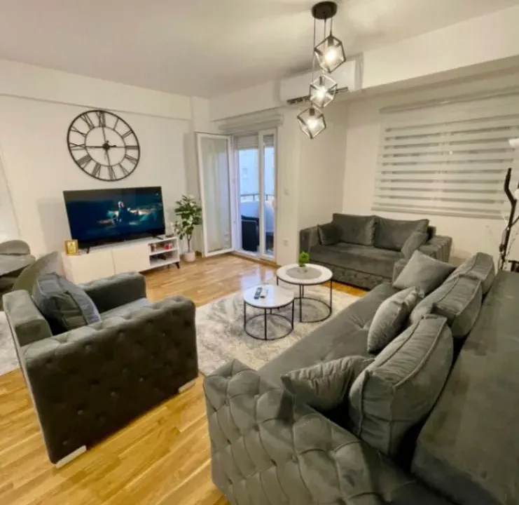 Izdavanje, dvosoban stan, 75m², Zabjelo, Podgorica