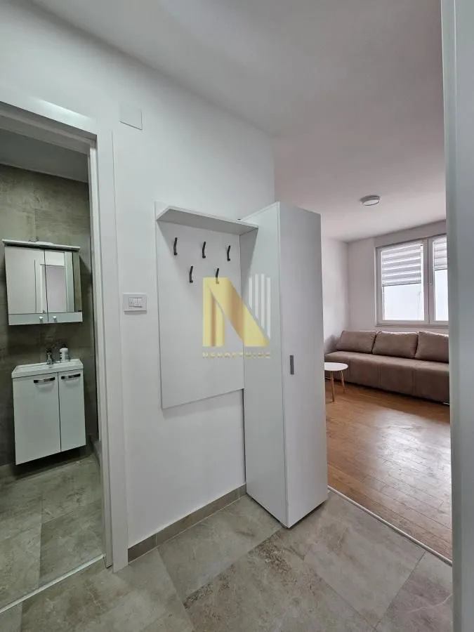 Izdavanje, jednosoban stan, 34m², Bulevar Evrope, Novi Sad Sve Podlokacije