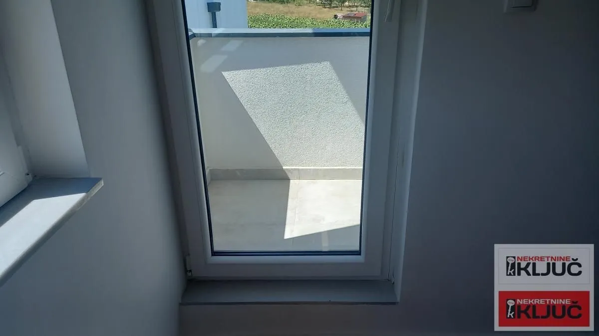 Prodaja, četvorosoban stan, 70m², Sremska Kamenica, Petrovaradin