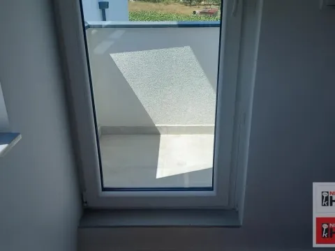 Prodaja, četvorosoban stan, 70m², Sremska Kamenica, Petrovaradin - image 11