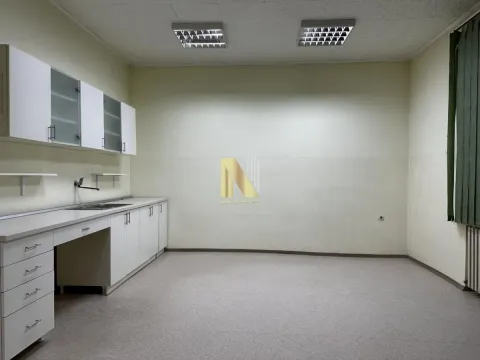 Izdavanje, poslovni prostor, 105m², Grbavica, Novi Sad Sve Podlokacije - image 5