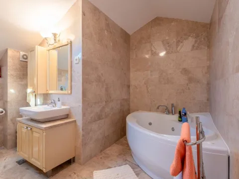 Prodaja, trosoban stan, 123m², Pržno, Budva - image 6