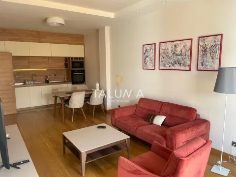 Izdavanje, dvosoban stan, 75m², Preko Morače, Podgorica