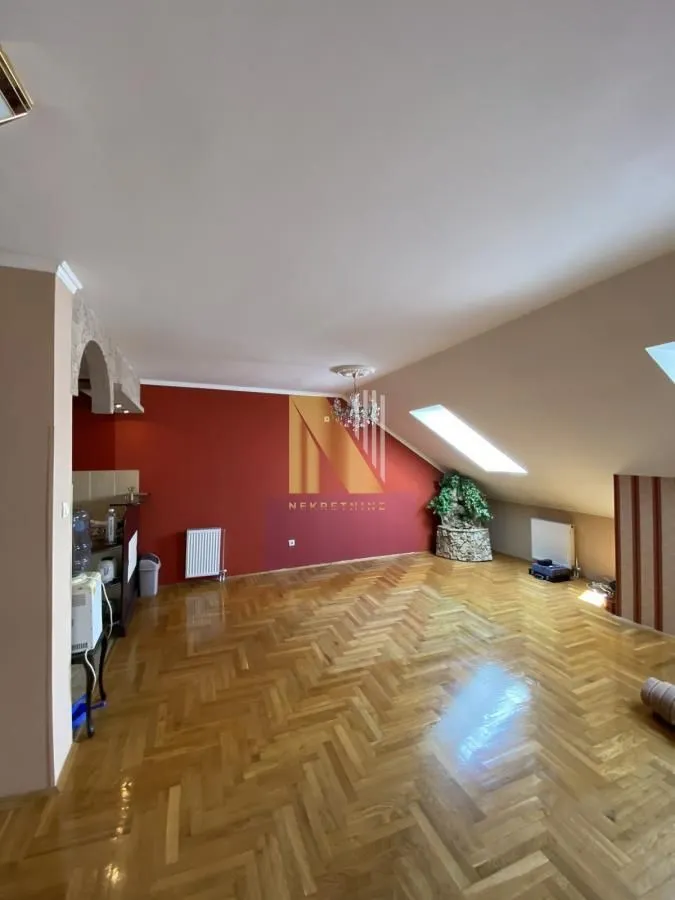 Prodaja, trosoban stan, 100m², Sajmište, Novi Sad