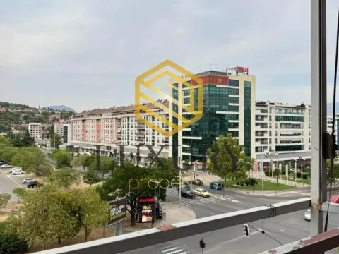 Izdavanje, trosoban stan, 95m², Kod Capital Plaze, Podgorica - image 10
