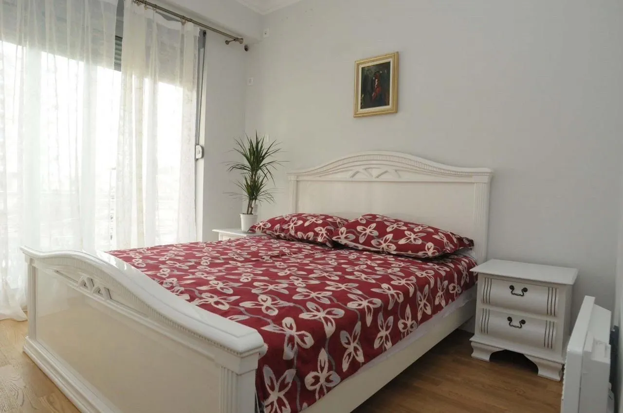 Rent, one bedroom apartment, 48m², Centar, Budva