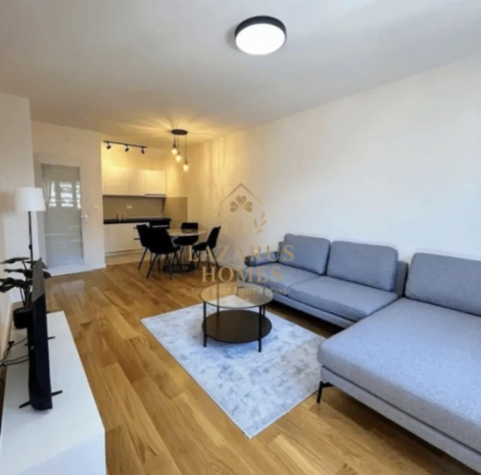 Izdavanje, jednosoban stan, 49m², Central Point, Podgorica