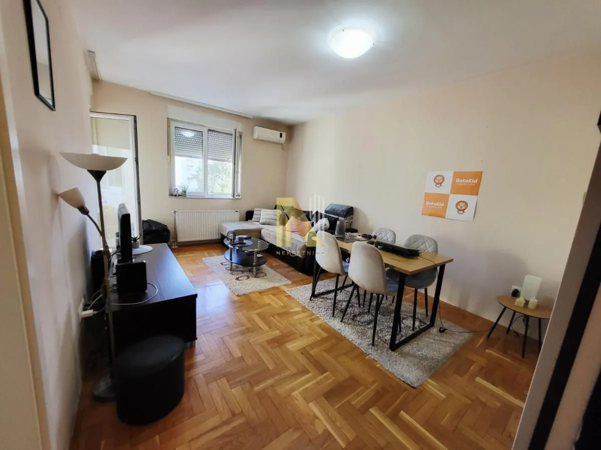 Prodaja, jednosoban stan, 37m², Salajka, Novi Sad Sve Podlokacije
