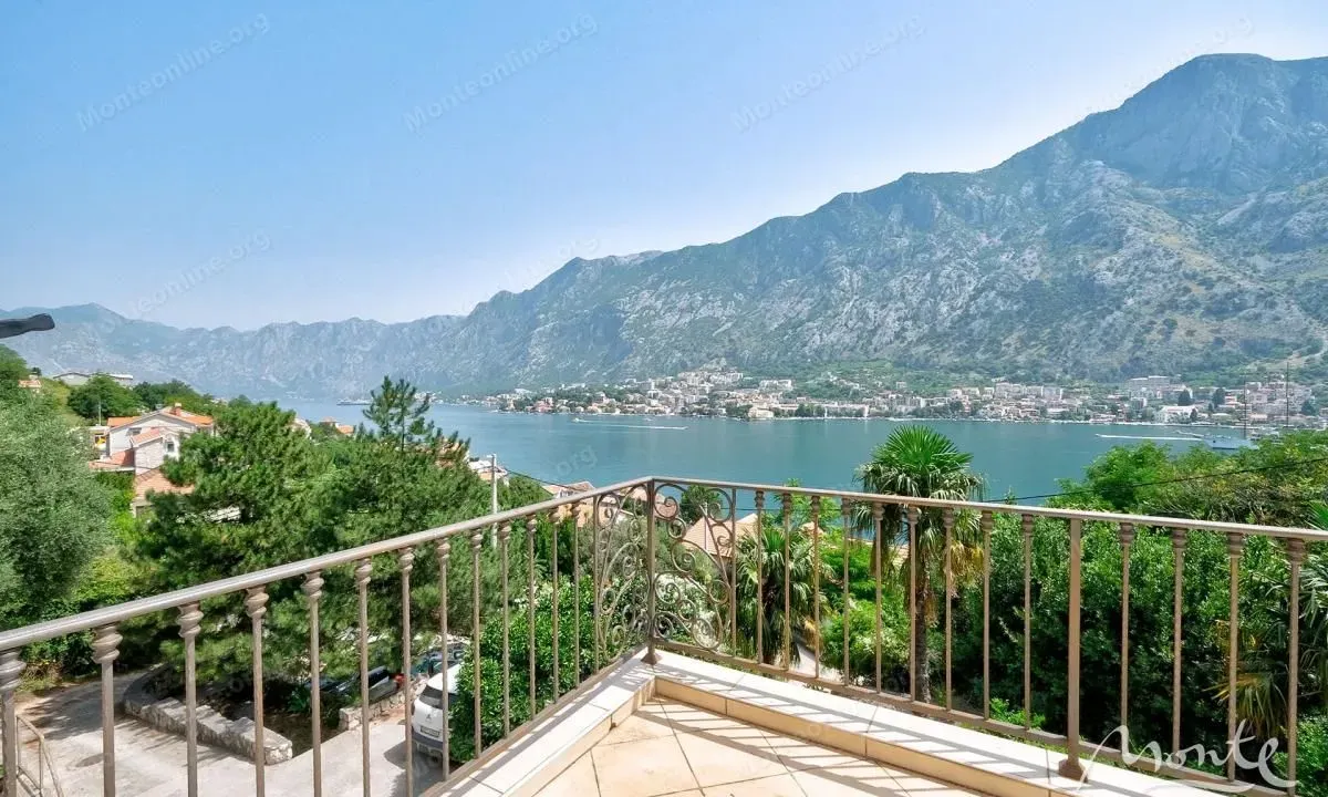 Prodaja, kuća, 174m², Muo, Kotor