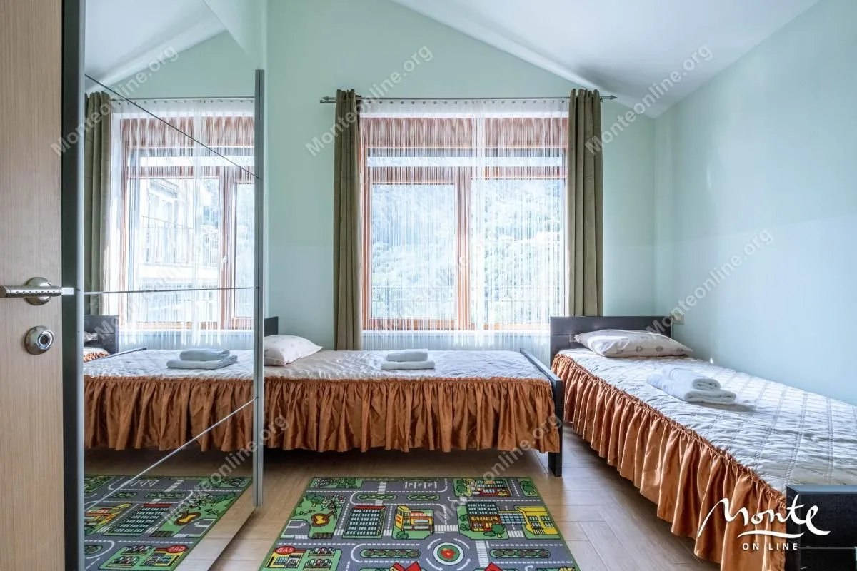 Prodaja, dvosoban stan, 87m², Orahovac, Kotor