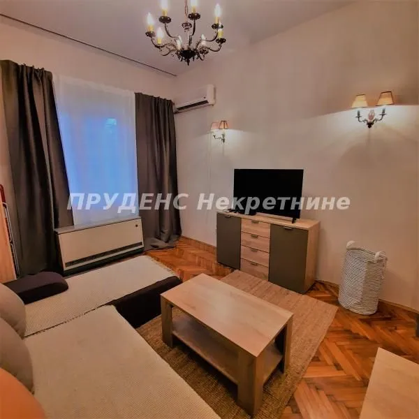 Izdavanje, jednosoban stan, 25m², Stari Grad, Beograd